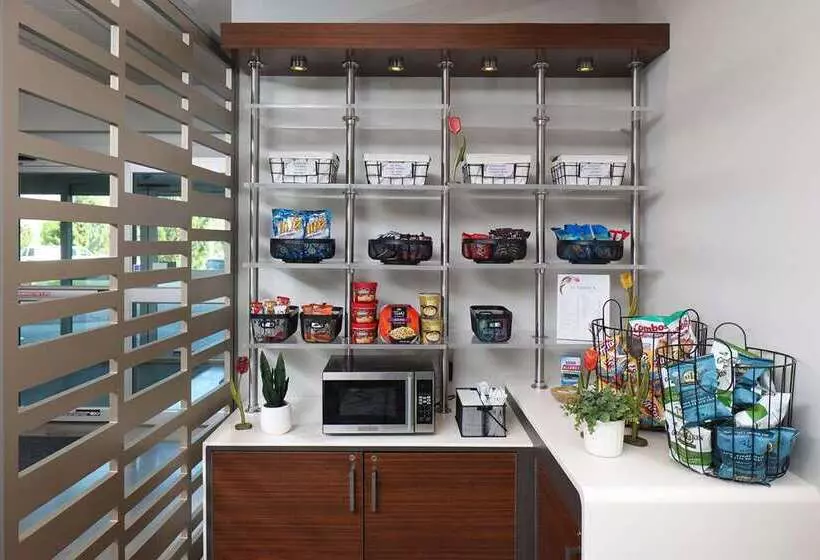 Отель Tulyp, Tapestry Collection By Hilton