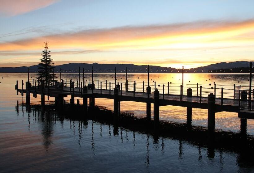 هتل West Shore Cafe And Inn