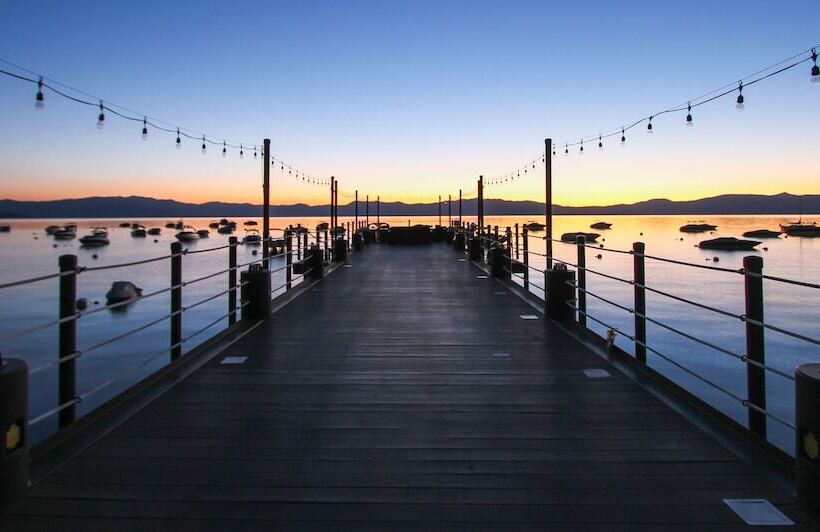 هتل West Shore Cafe And Inn