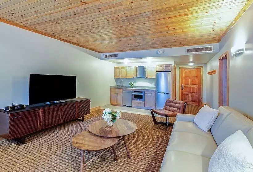 Ice House Suites And Condominiums