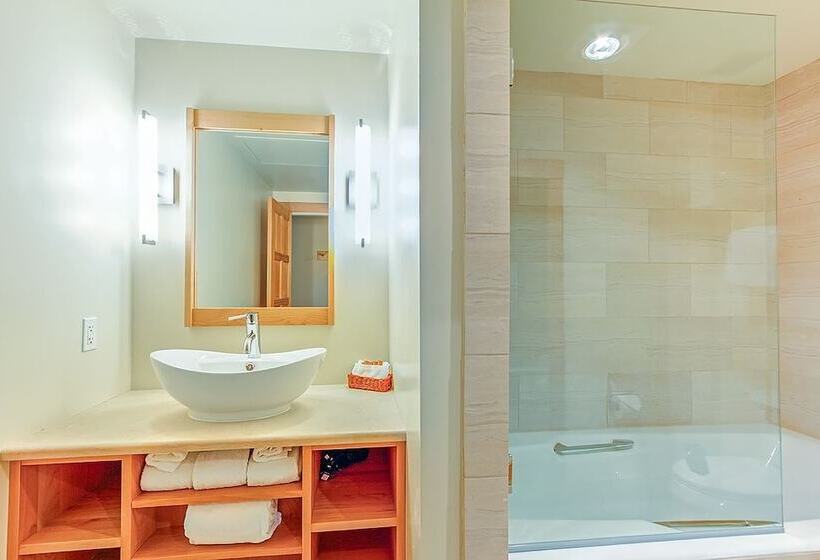 Ice House Suites And Condominiums