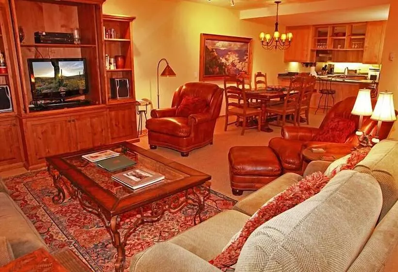 Ice House Suites And Condominiums