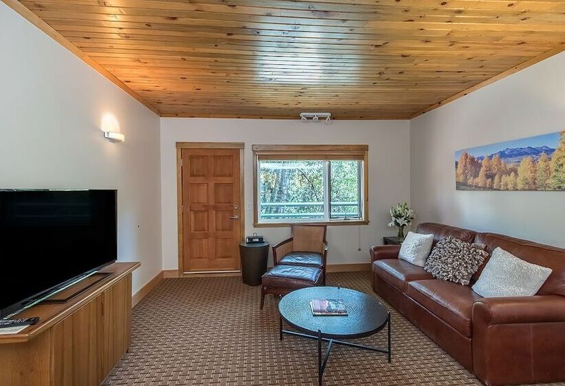 Ice House Suites And Condominiums