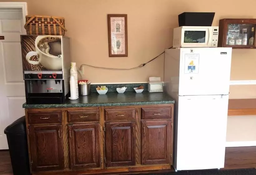 Motel Red Carpet Inn & Suites Cooperstown