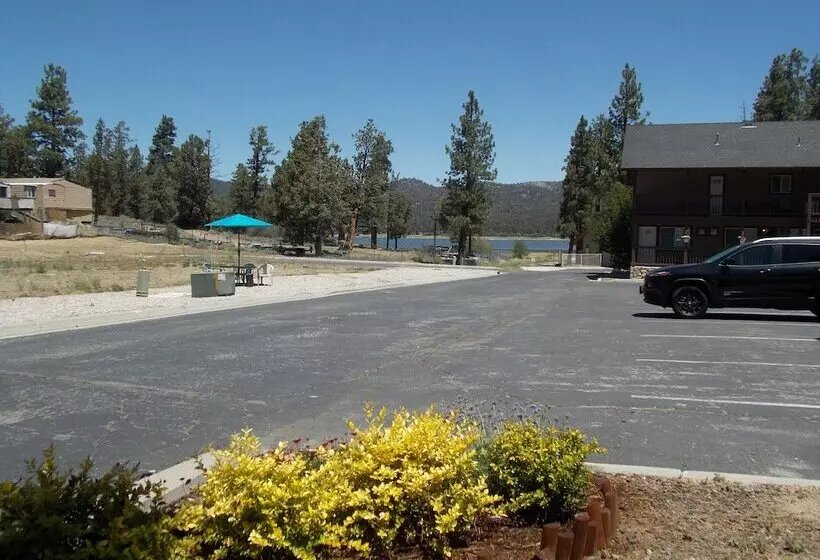 استراحتگاه Vintage Lakeside Inn