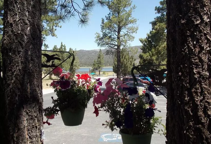 استراحتگاه Vintage Lakeside Inn