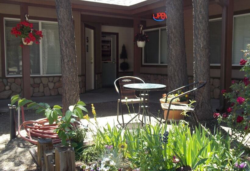 리조트 Vintage Lakeside Inn