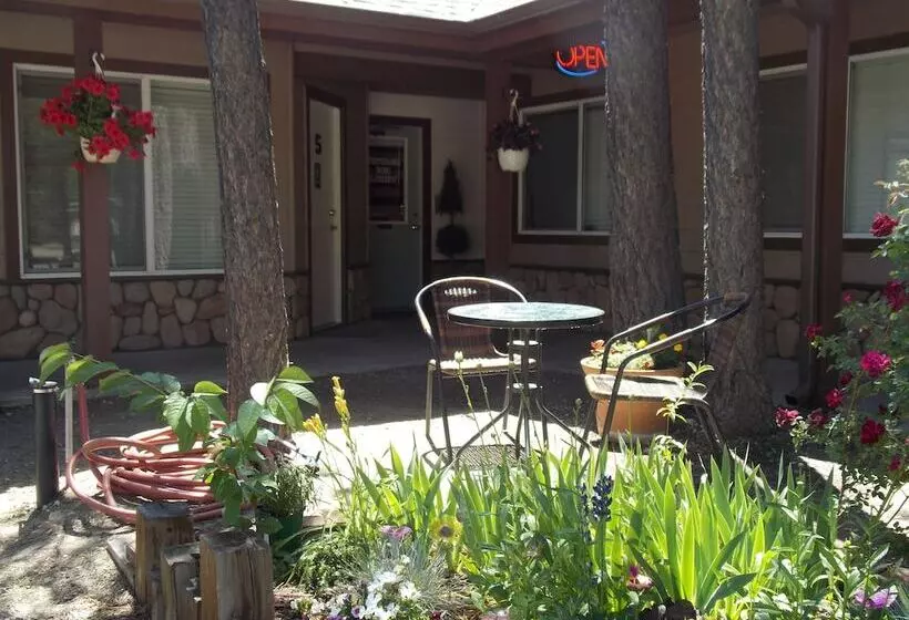 استراحتگاه Vintage Lakeside Inn