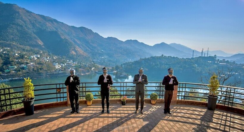 בית מלון כפרי Rosewood Retreat Bhimtal