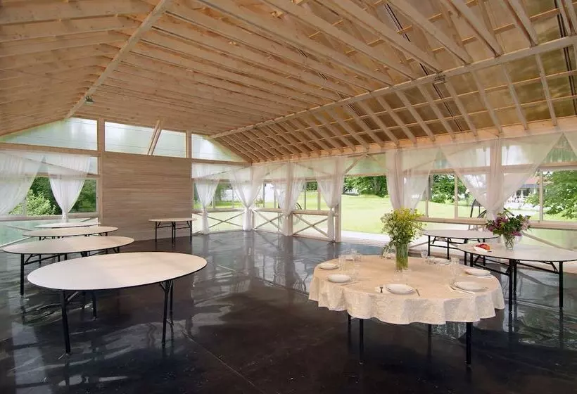 Hotelli Vishnevyi Sad