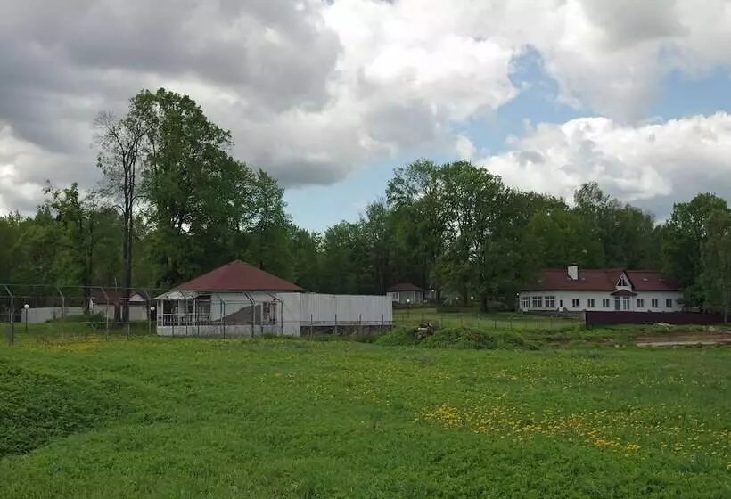 Hotelli Vishnevyi Sad