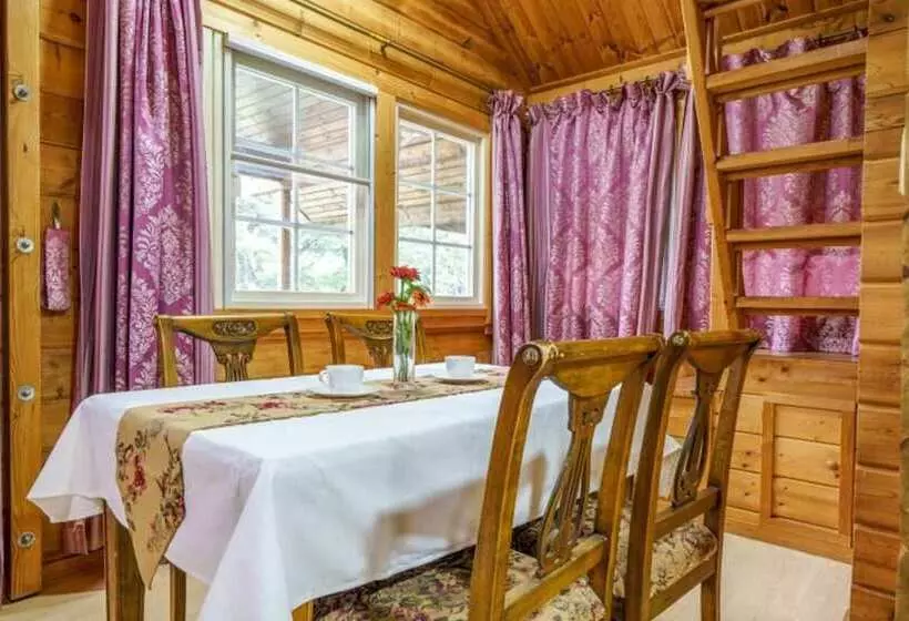 Majatalo Youngwol Your Castle Bed And Breakfast