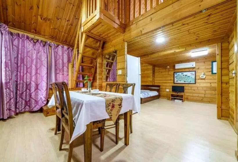 Majatalo Youngwol Your Castle Bed And Breakfast