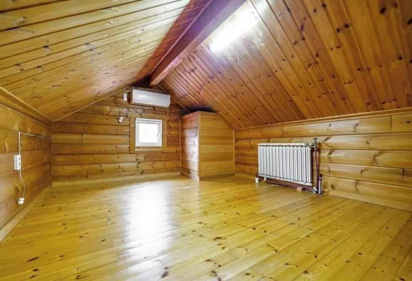 Majatalo Youngwol Your Castle Bed And Breakfast