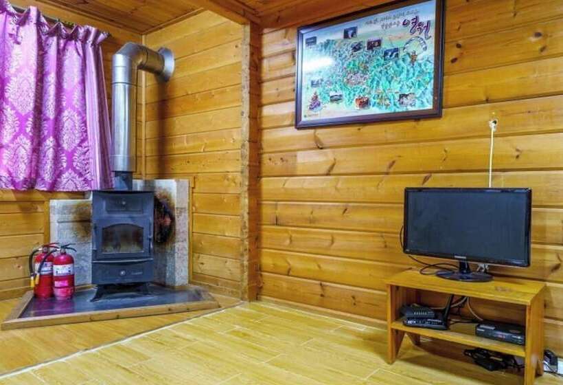 Пансион Youngwol Your Castle Bed And Breakfast