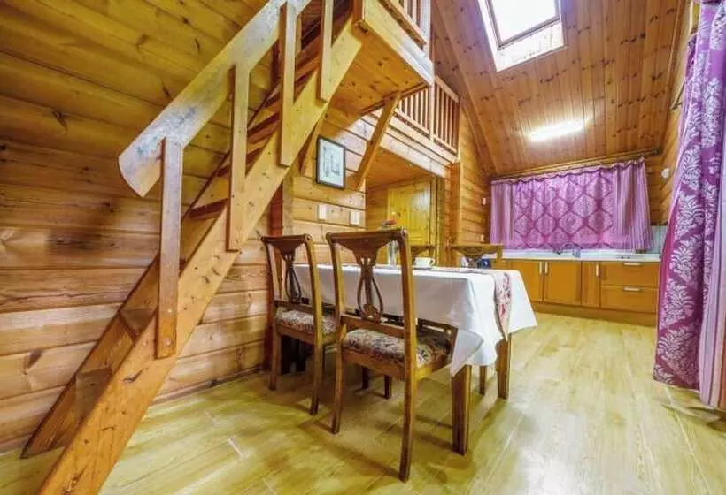 Majatalo Youngwol Your Castle Bed And Breakfast