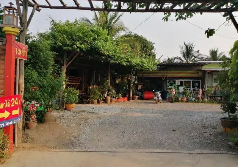 Majatalo Nang Phraya Resort