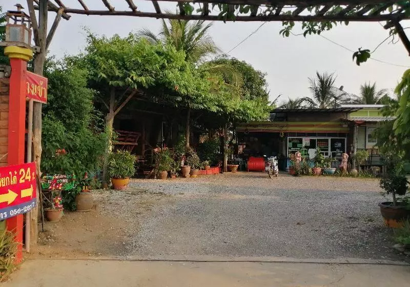 Majatalo Nang Phraya Resort