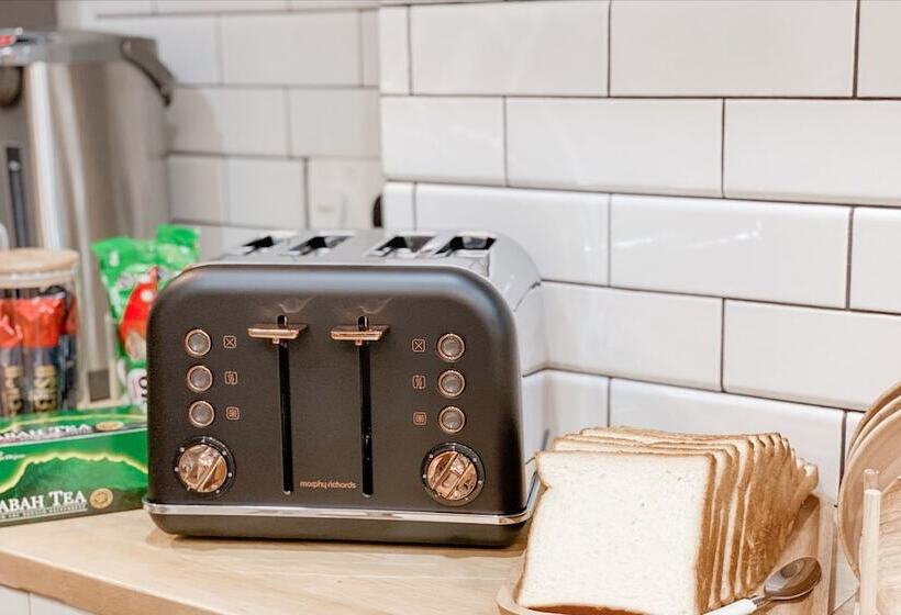 Sarang Hostel Kota Kinabalu