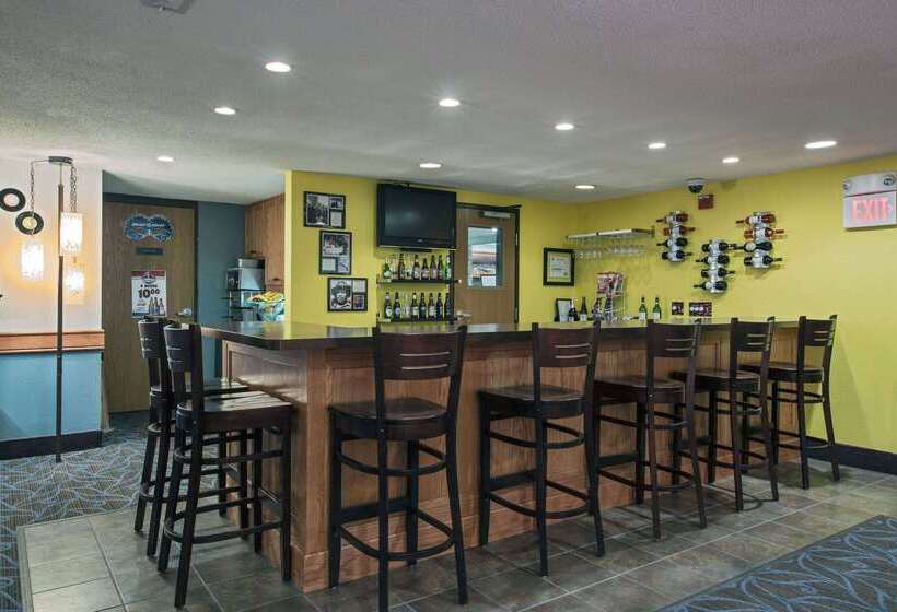 호텔 Americinn By Wyndham Fort Dodge