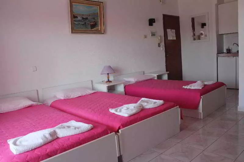 בית מלון כפרי Arion Studios