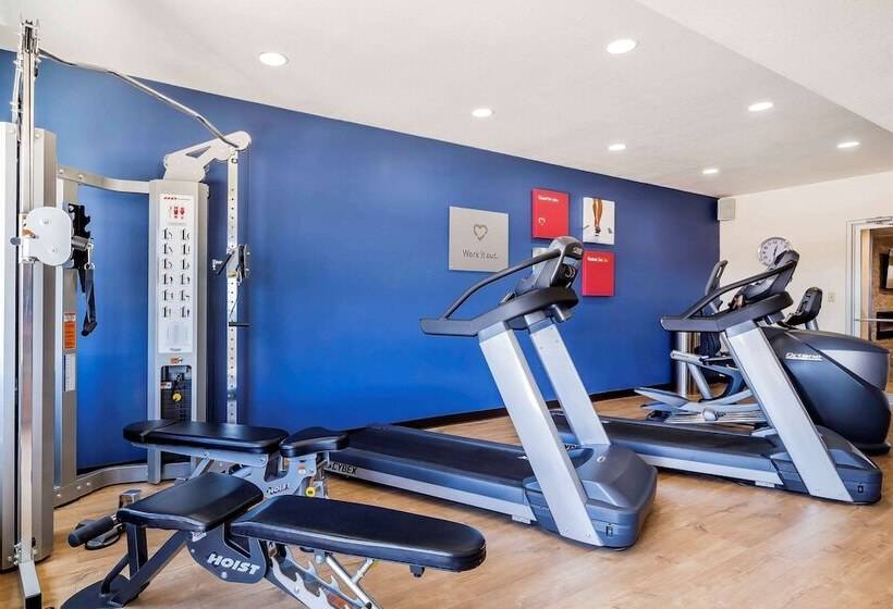 호텔 Comfort Suites El Paso Airport