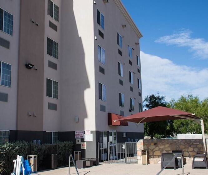 호텔 Comfort Suites El Paso Airport