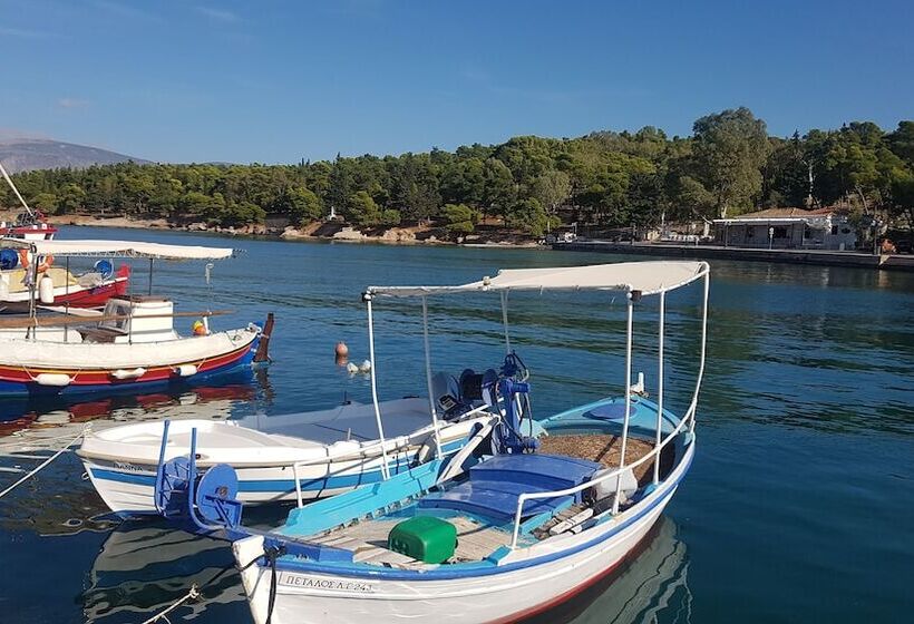 Отель Epavlis Boutique Galaxidi