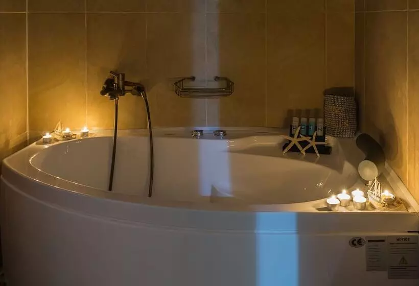 酒店 Epavlis Boutique Galaxidi