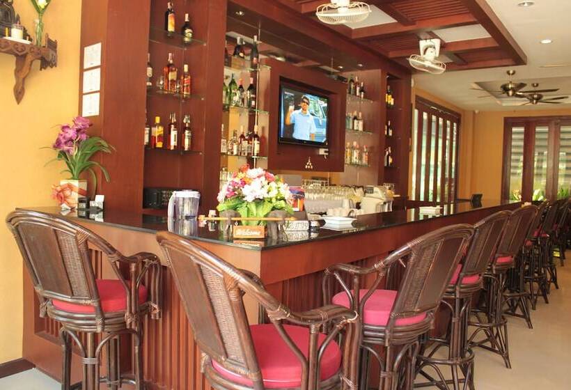 ホテル Patong Hemingway S