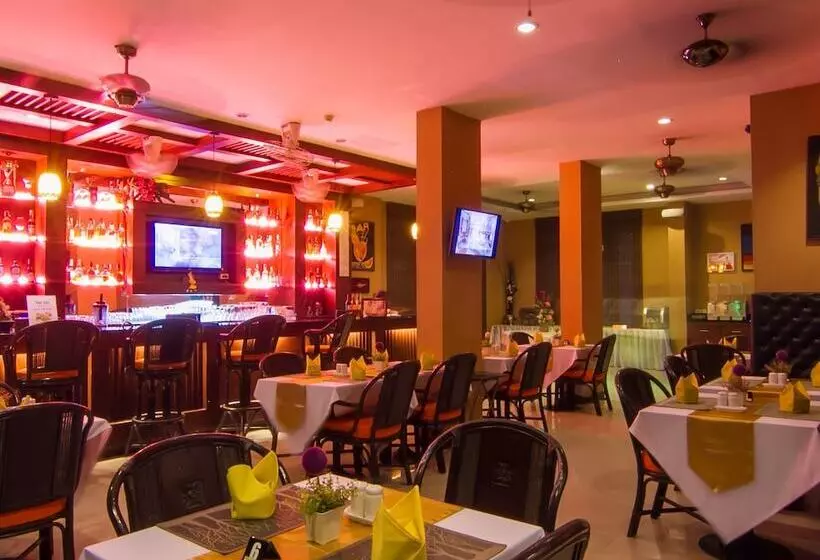 ホテル Patong Hemingway S