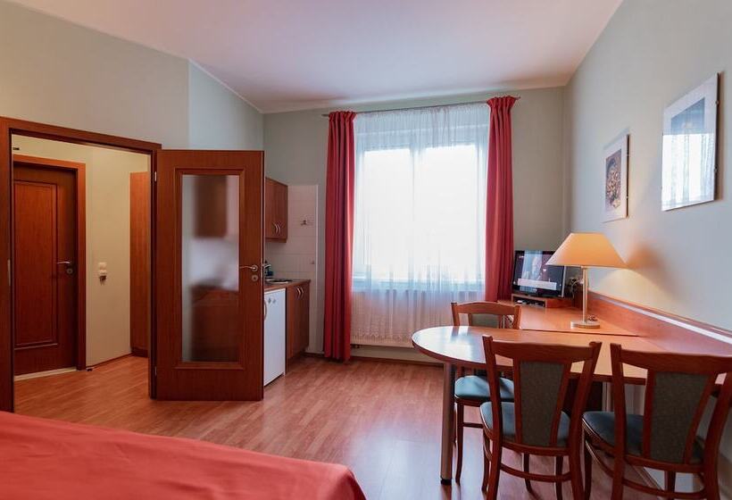 فندق Penzion Fan