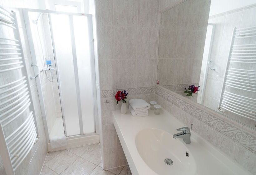 فندق Penzion Fan