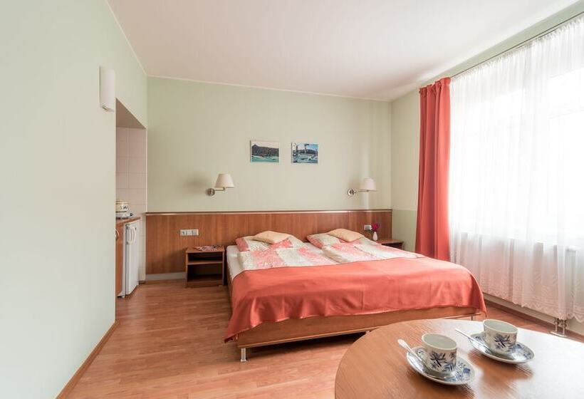 فندق Penzion Fan