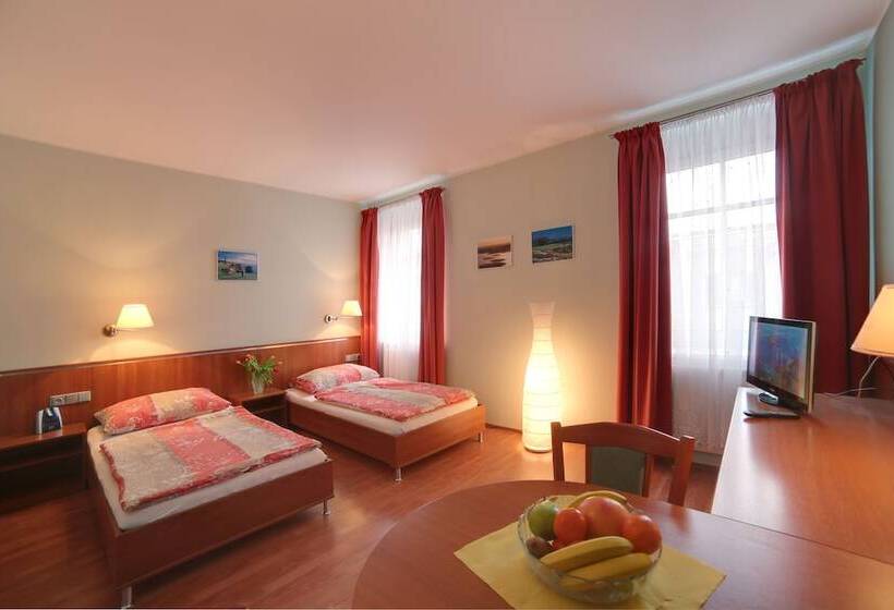 فندق Penzion Fan