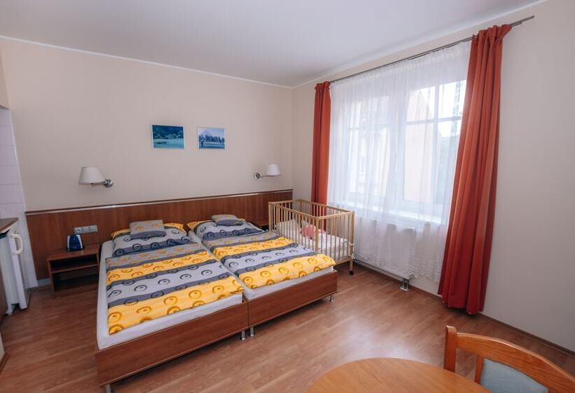 فندق Penzion Fan