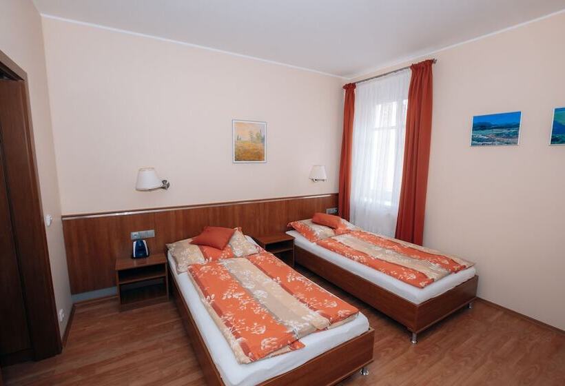 فندق Penzion Fan