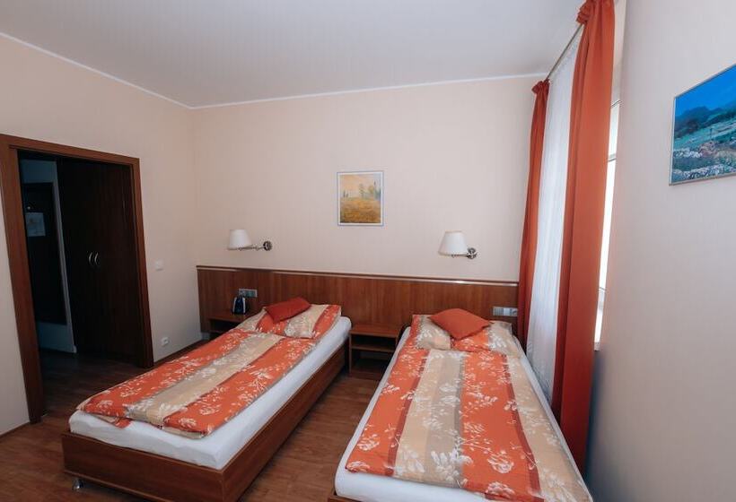 فندق Penzion Fan