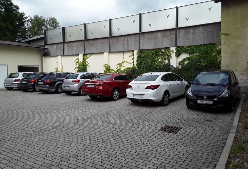 فندق Penzion Fan