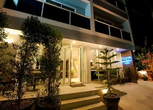 호텔 Rama Kata Beach