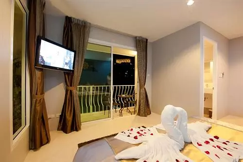 호텔 Rama Kata Beach