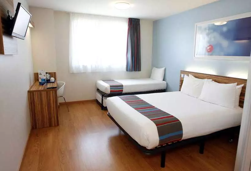 فندق Travelodge Madrid Metropolitano