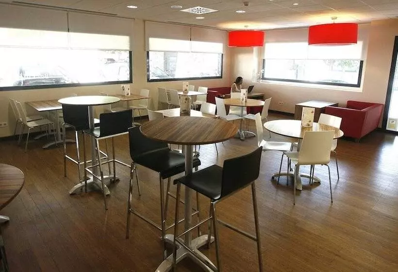 فندق Travelodge Madrid Metropolitano