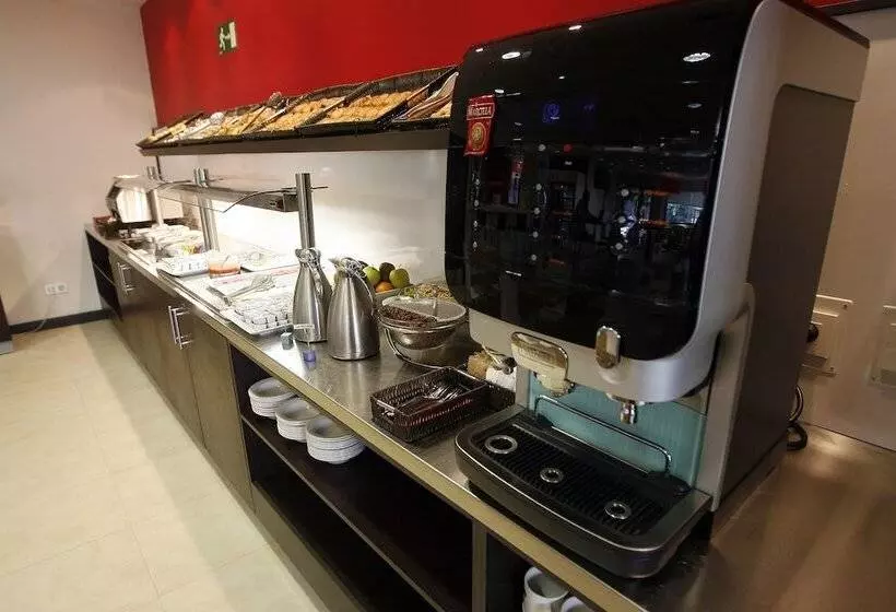 فندق Travelodge Madrid Metropolitano