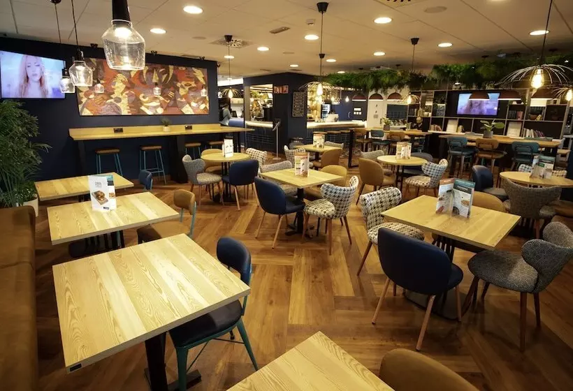 هتل Travelodge Madrid Metropolitano
