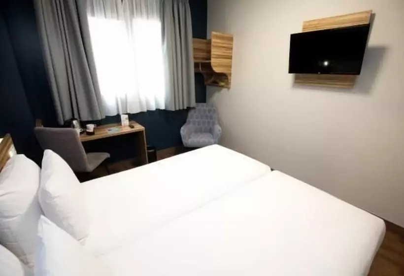 هتل Travelodge Madrid Metropolitano