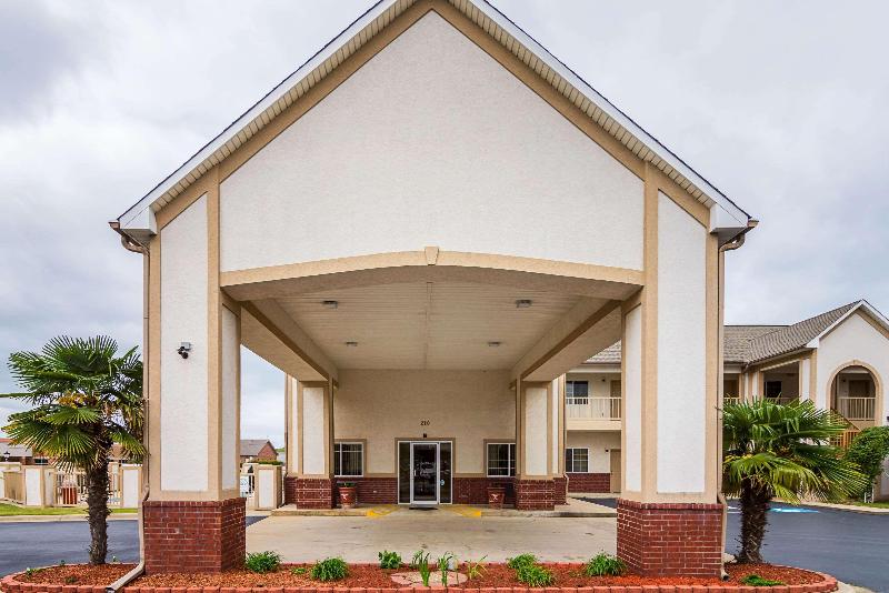 فندق على الطريق Econo Lodge Inn & Suites Bryant