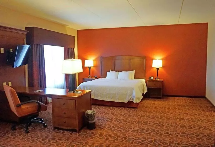 Hampton Inn Waynesburg