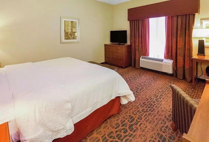 Hampton Inn Waynesburg