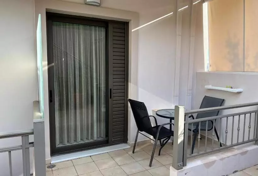 فندق Aenaon Rooms